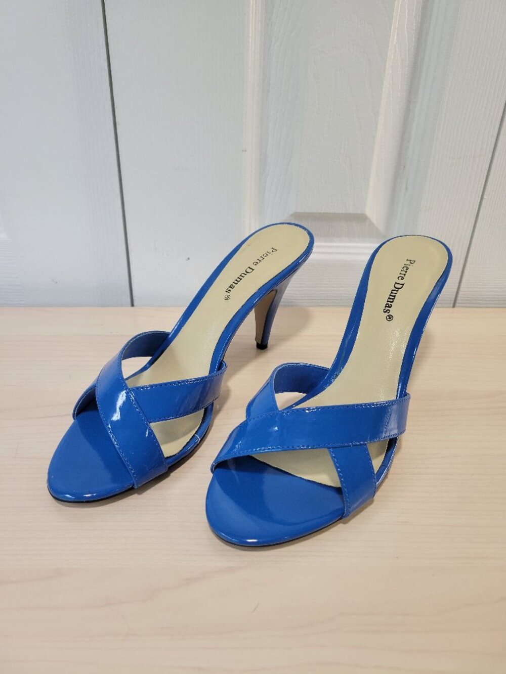 PIERRE DUMAS Carolyn-1 Royal Blue Patent Crisscross Heeled Mule Sandals sz 8.5